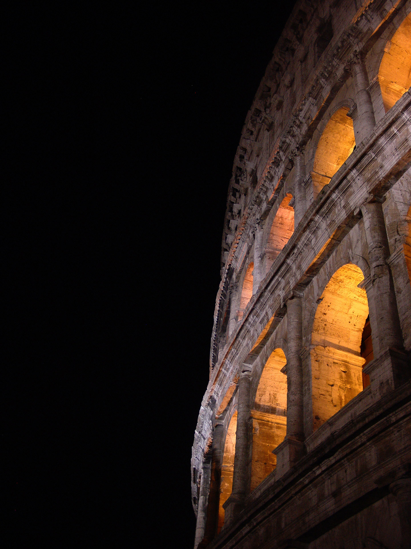 architektura, Koloseum, Rzym nocą, podróże, podróże po Europie, fotografia Monika Turska