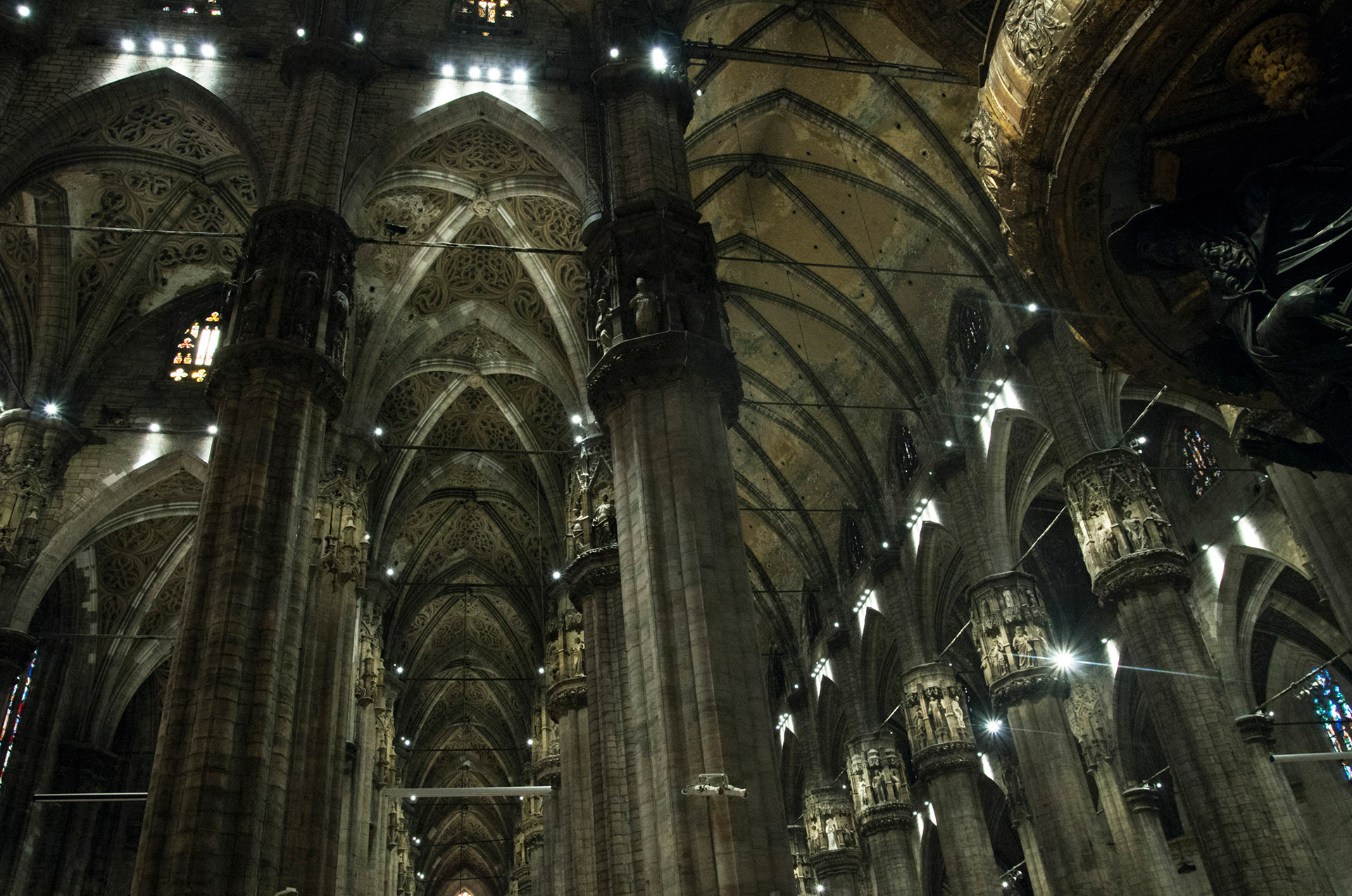 Mediolan, katedra w Mediolanie, gotycka katedra, sklepienie gotyckie, średniowiecze, podróże, podróże po Europie, fotografia Monika Turska