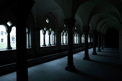 Architektura gotycka, krużganki, Koenigslutter, średniowiecze, katedra gotycka, podróże, podróże po Europie, fotografia Monika Turska
